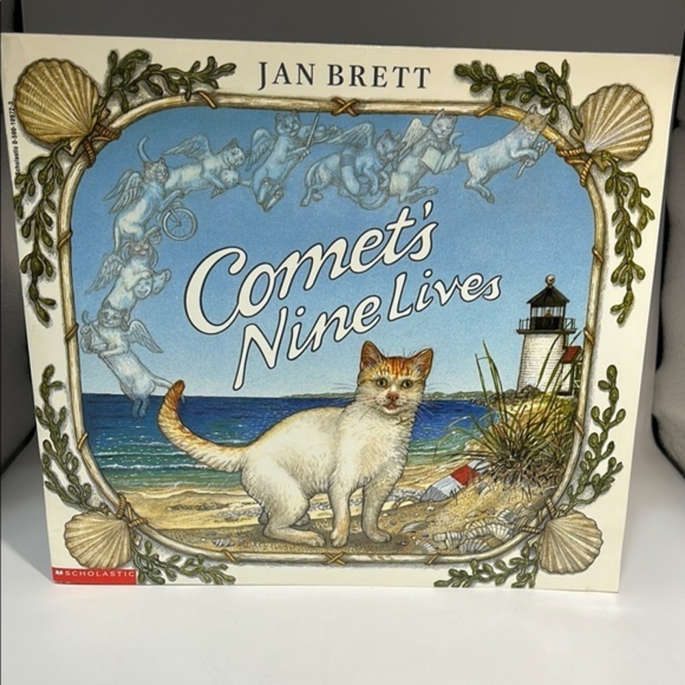 Scholastic Comet's Nine Lives by Jan Brett - Blue and Green Cover
